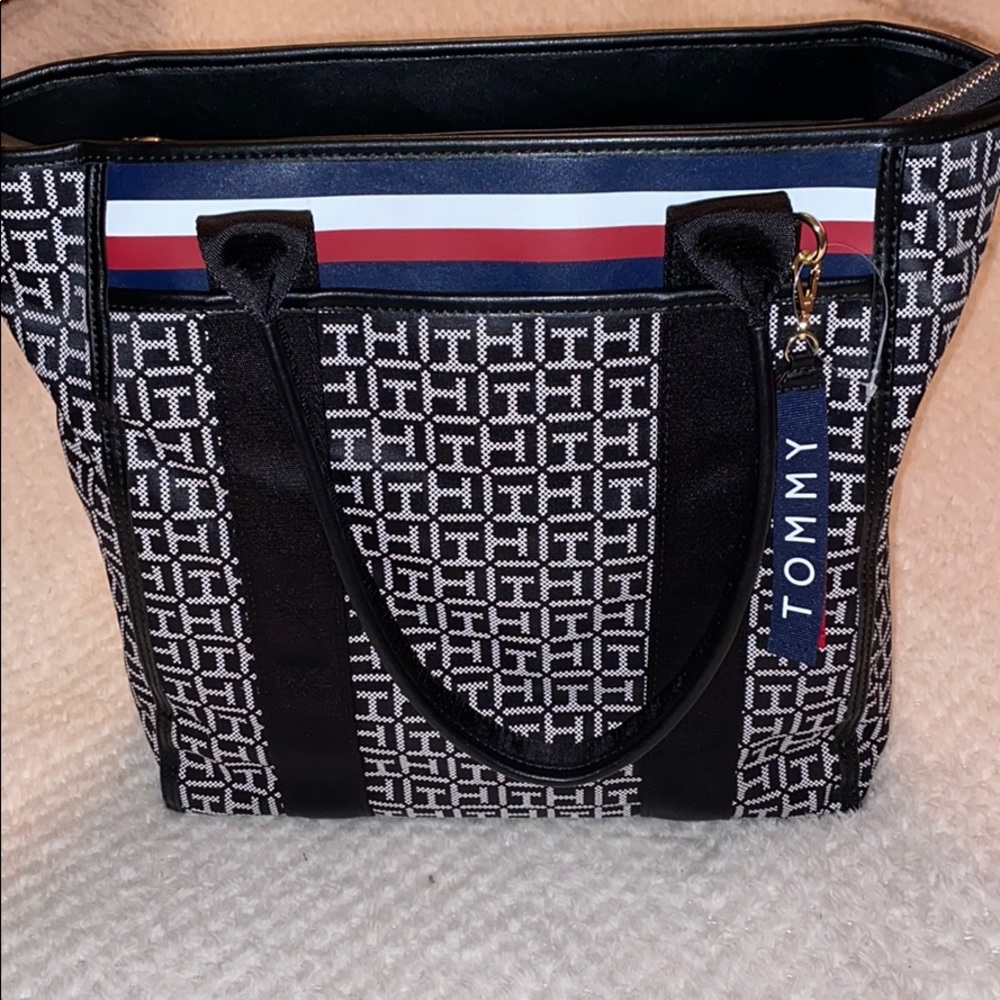 💋Tommy Hilfiger Tote NWT💋